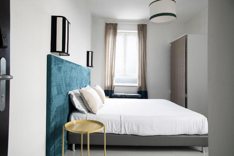 Superior Double Room with Sea View image 4