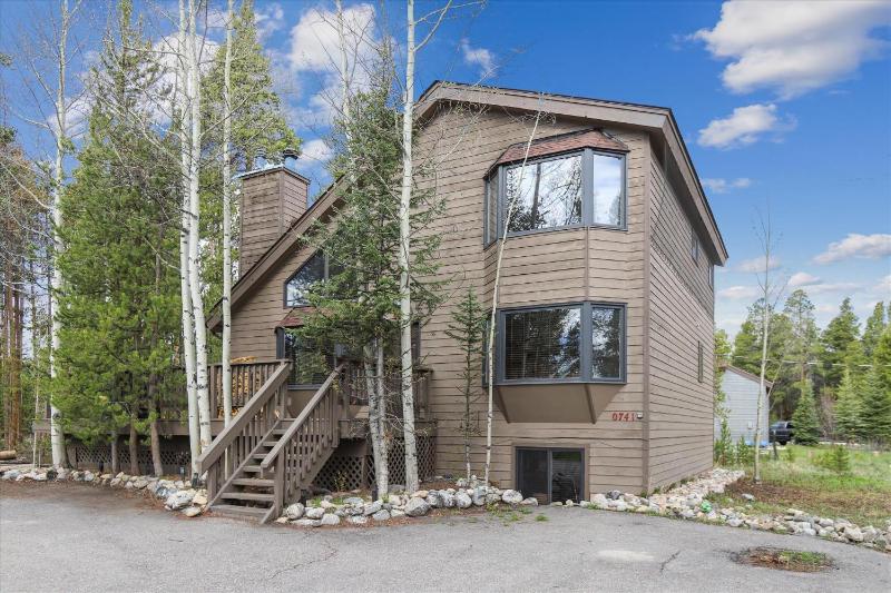 Five-Bedroom House image 3