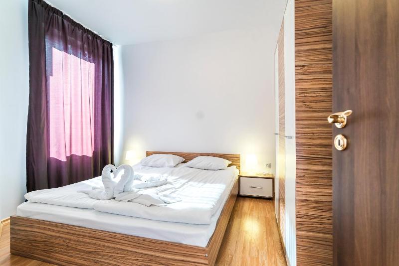 Admiral Plaza Premium Apartments - image 25