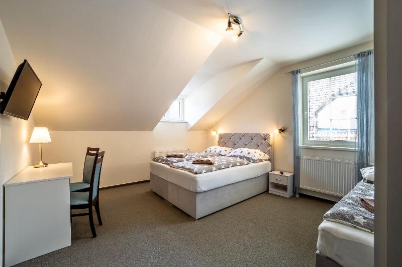 Superior Suite image 4