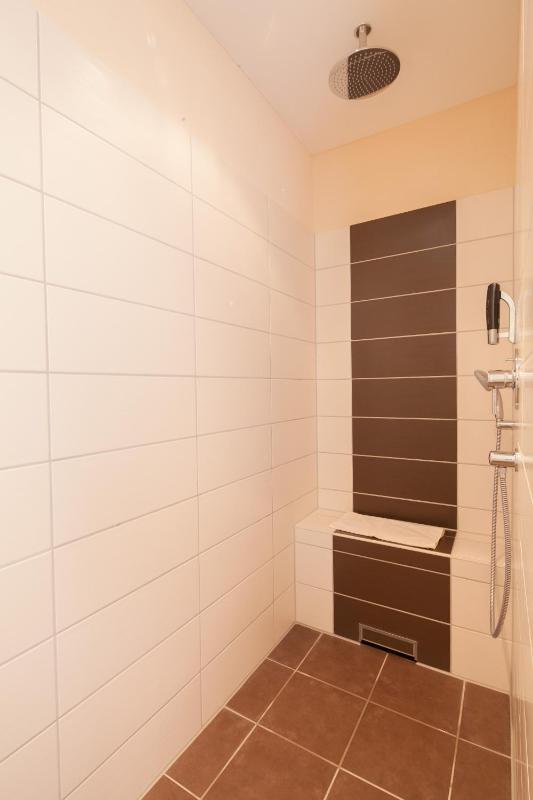 One-Bedroom Suite image 2