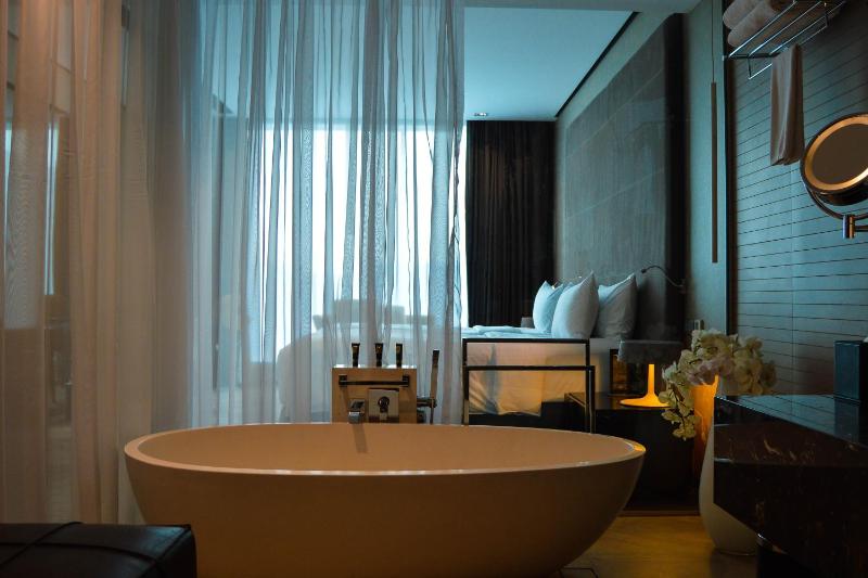 Superior Twin Room image 4