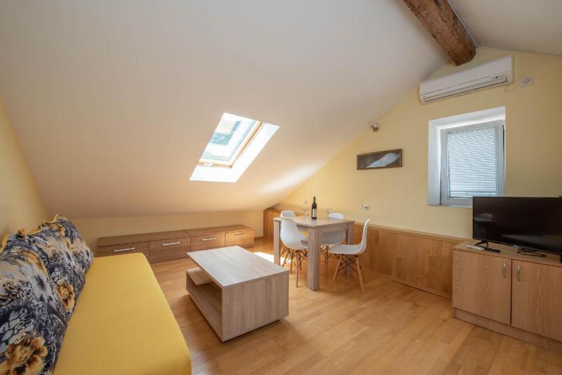 Apartment with Sea View image 2
