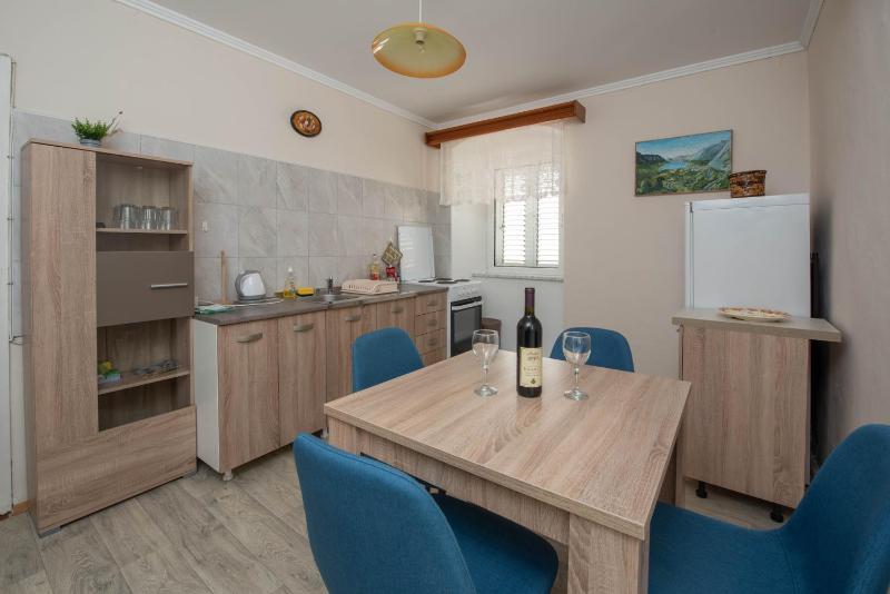 Apartment with Sea View image 3