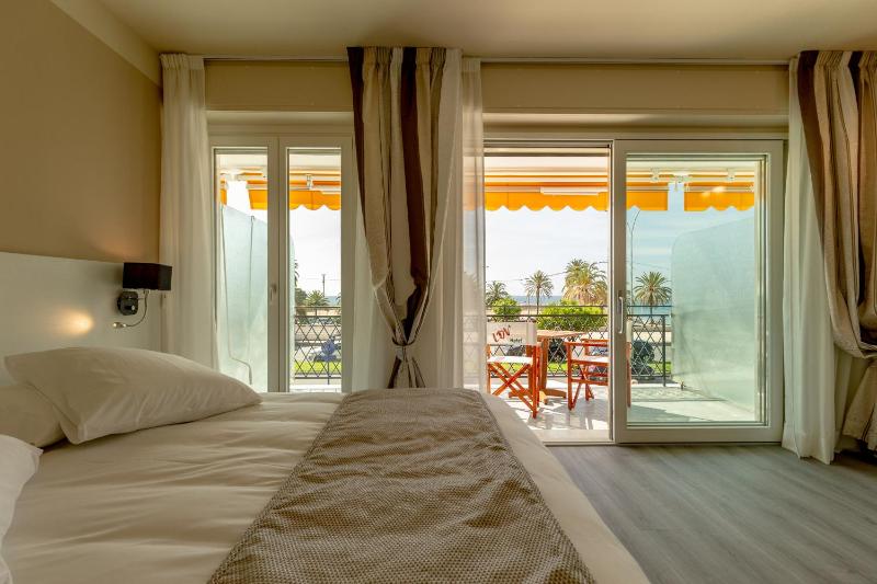 La Dolce Vita Hotel - image 30