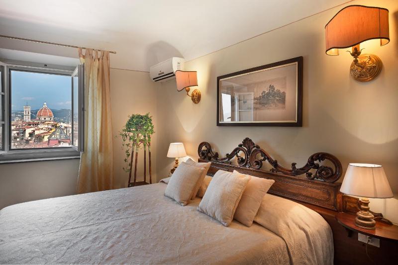 Superior Double Room image 3