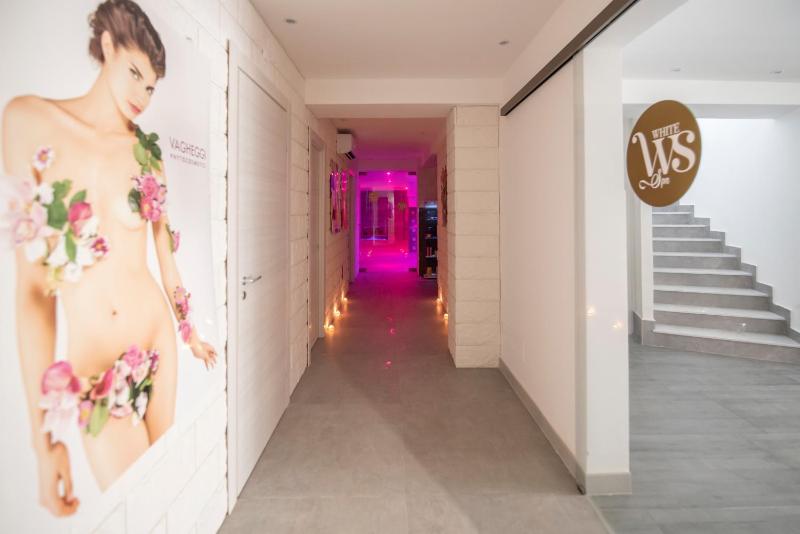 White Apartments & Spa - image 46