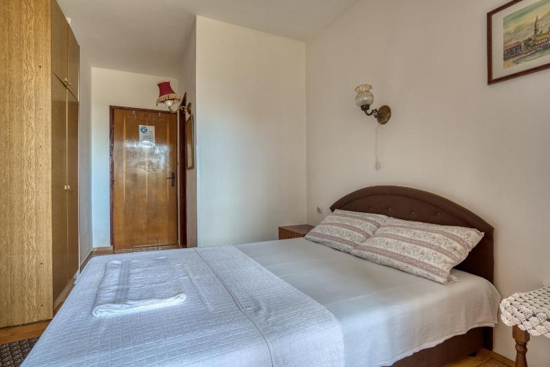 Double Room image 4