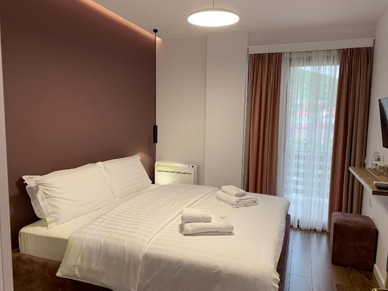 Double Room image 1