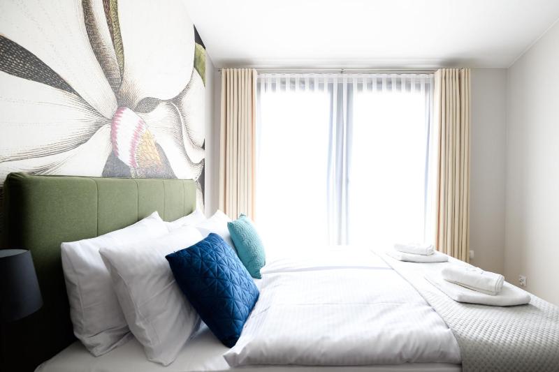 Studio with double bed image 3