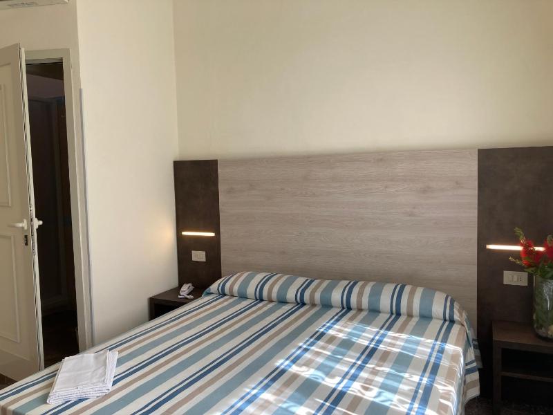 Double Room image 1