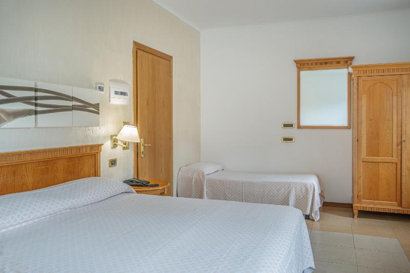 Superior Double Room with Terrace image 1