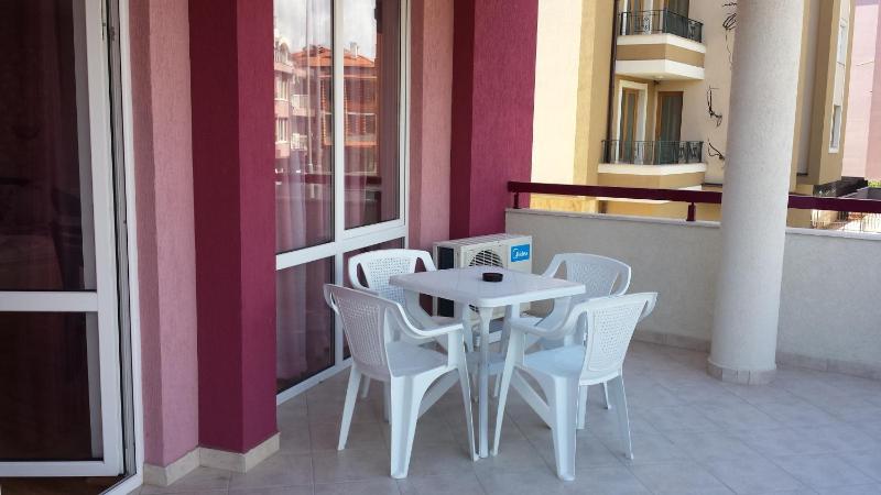 One-Bedroom Apartment with Balcony image 4