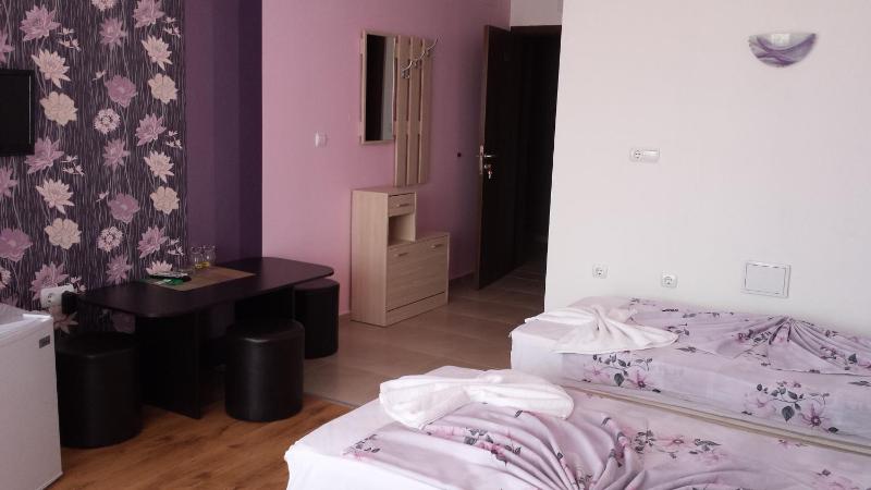 Double Room with Balcony image 3