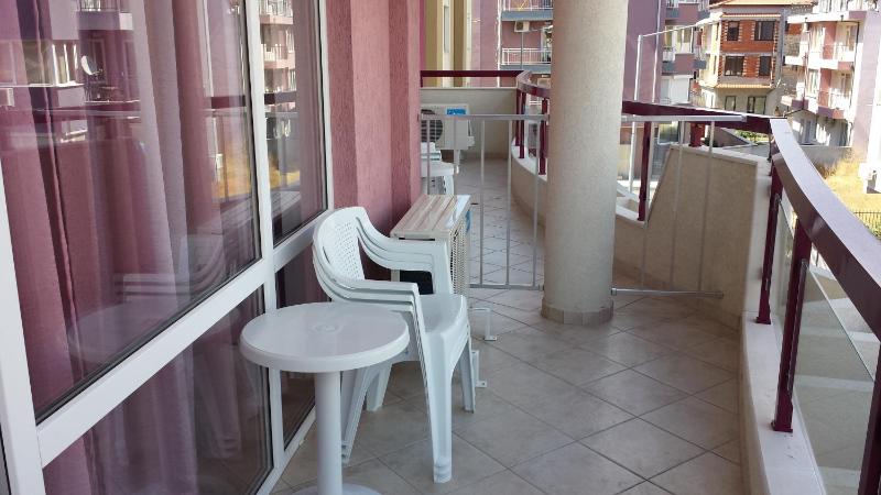 Double Room with Balcony image 2