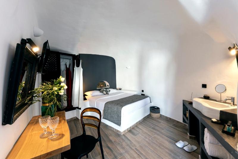Pearl of Caldera Oia - Boutique Hotel by Pearl Hotel Collection - image 37
