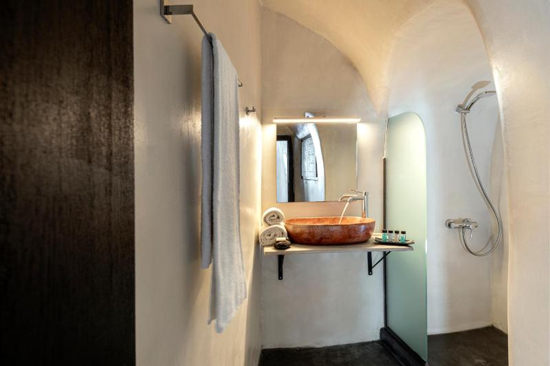 Pearl of Caldera Oia - Boutique Hotel by Pearl Hotel Collection - image 43