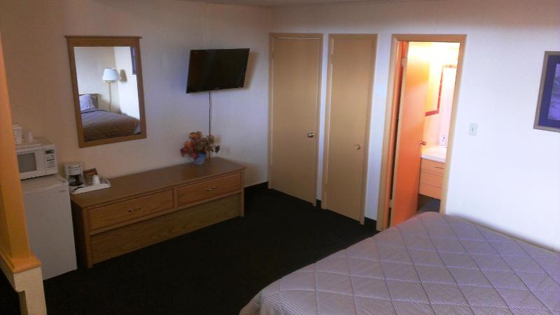 King Room image 4
