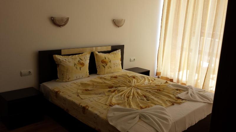 One-Bedroom Apartment with Balcony image 3