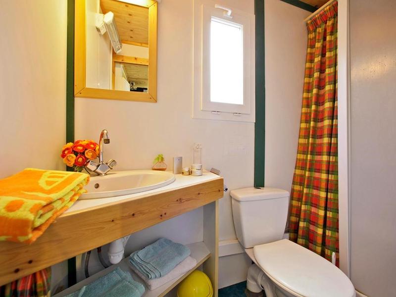 Two-Bedroom Chalet image 3