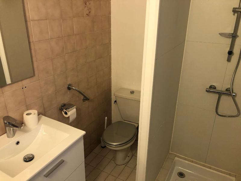 One-Bedroom Apartment image 2