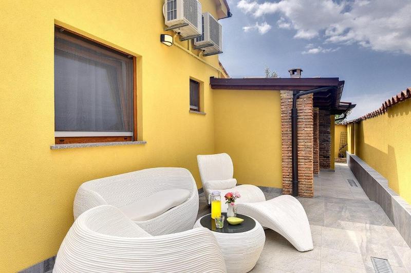 Villa Ambrosiana - image 17