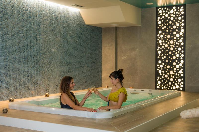 Hyperion City Hotel & Spa - image 18