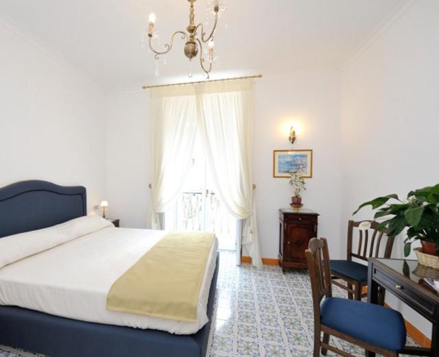 Superior Double Room image 4