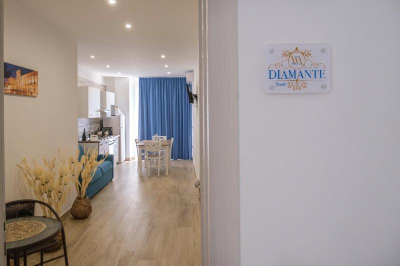 White Apartments & Spa - image 7