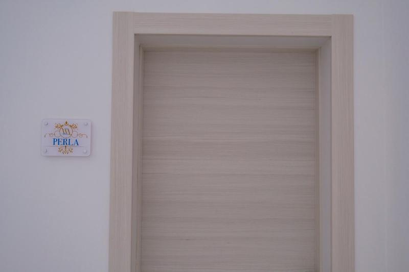 White Apartments & Spa - image 8