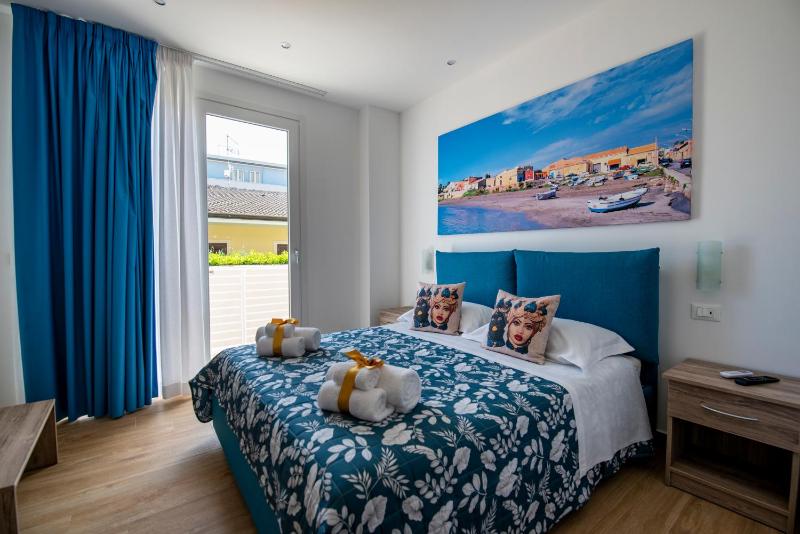 White Apartments & Spa - image 32