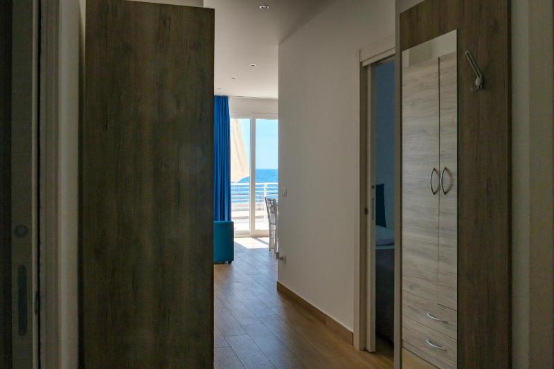White Apartments & Spa - image 35