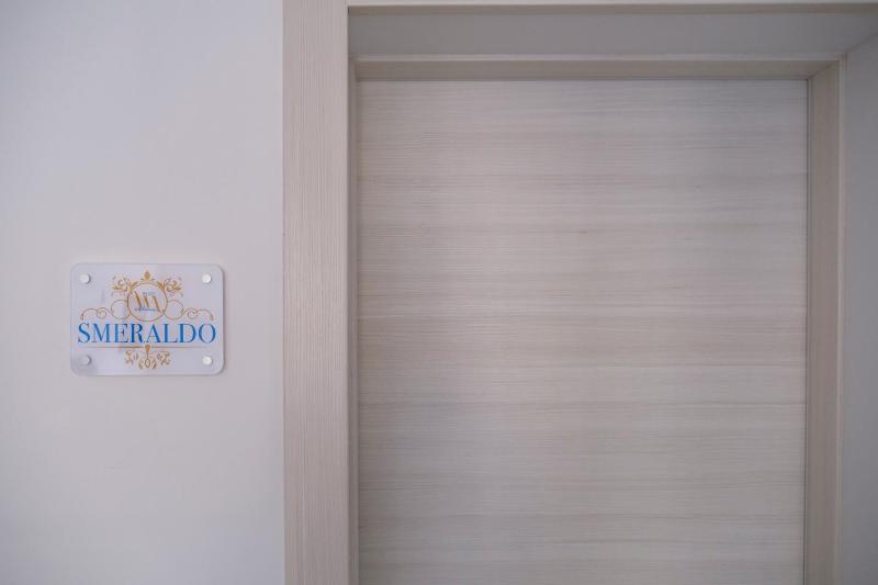 White Apartments & Spa - image 2