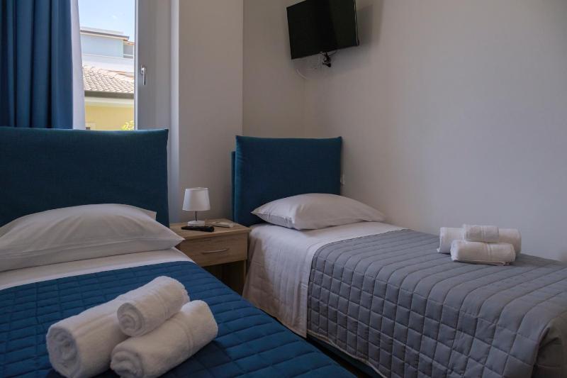 White Apartments & Spa - image 40