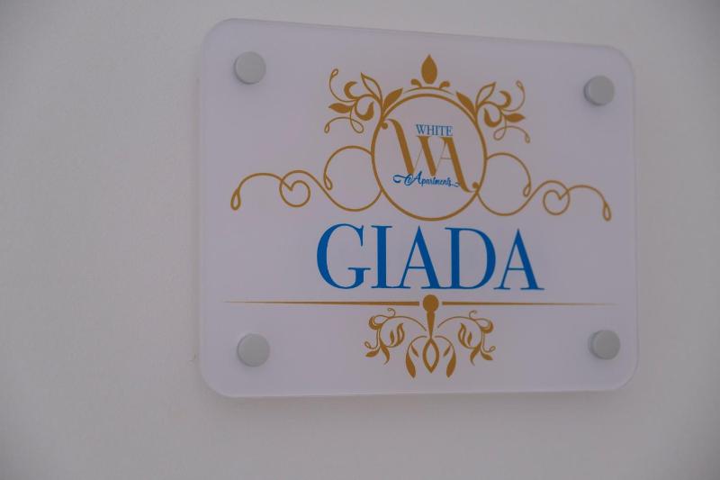 White Apartments & Spa - image 20