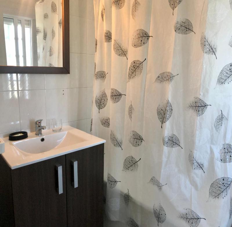 Twin Room image 2