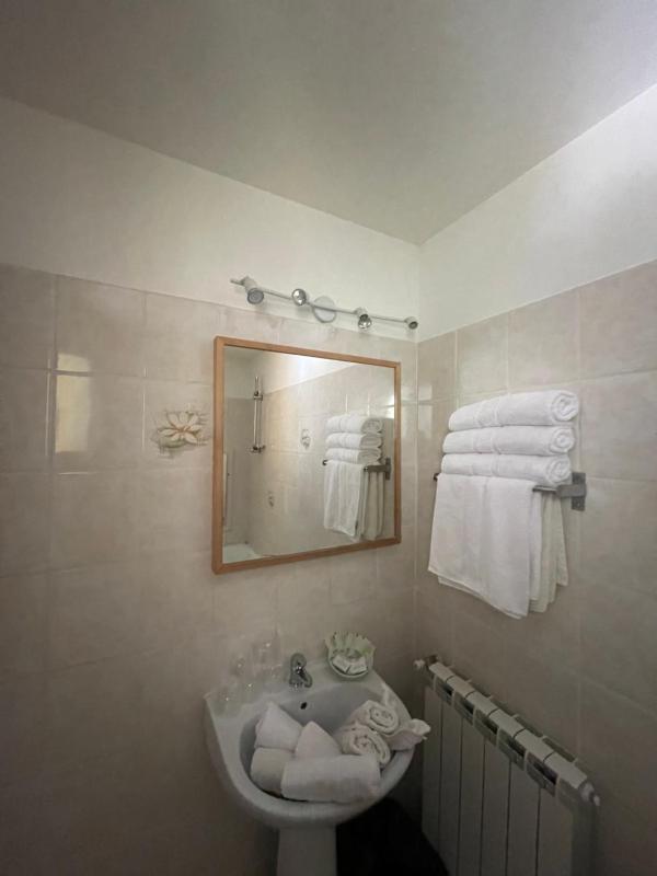 Family Room image 3