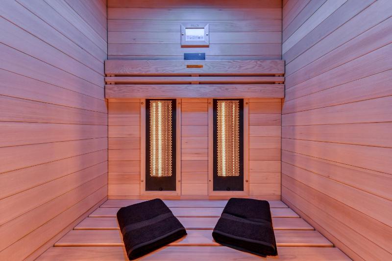 Les Gîtes de Laure - O Lit Divin Instant de volupté BALNEO SAUNA Climatisation 160m de la Cité Médiévale - image 7