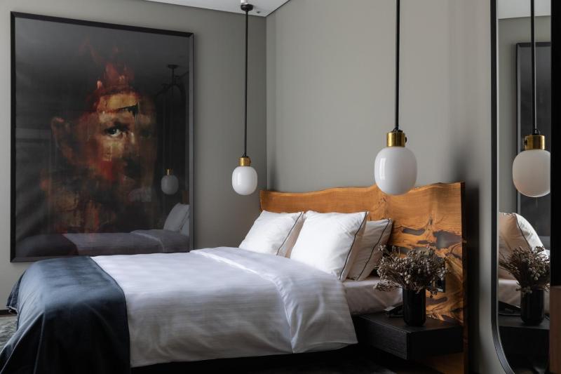 One-Bedroom Suite image 3