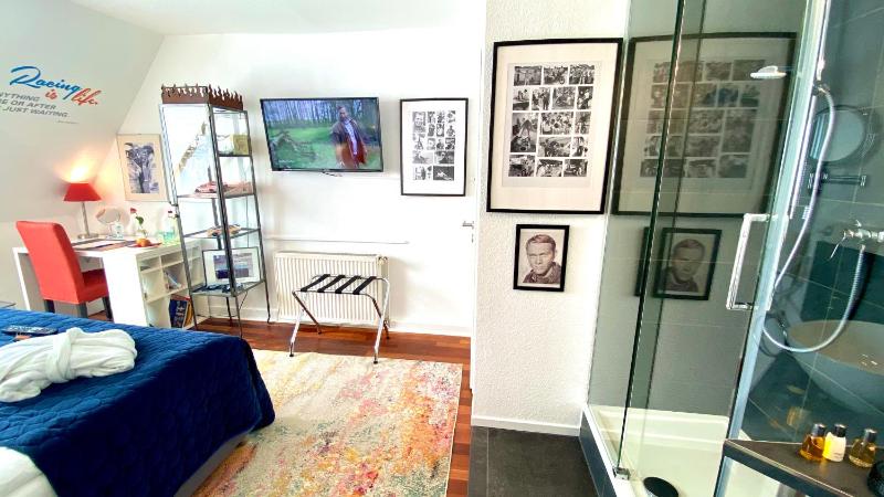 King Room image 4