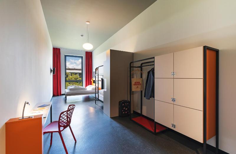 Quadruple Room image 4