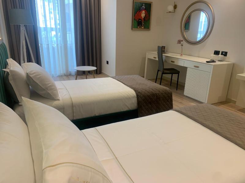 Superior Double Room image 2