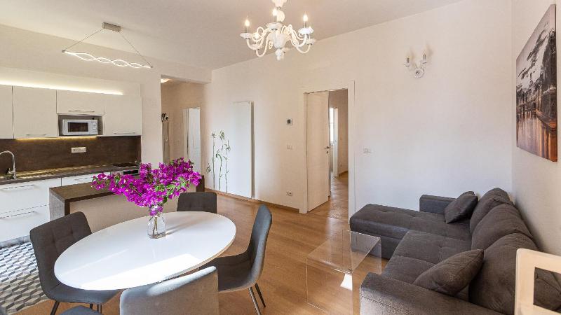 One-Bedroom Apartment image 1