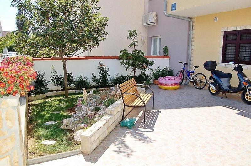 Apartment in Privlaka with Terrace Air conditioning WIFI Washing machine (4839-2) - image 10