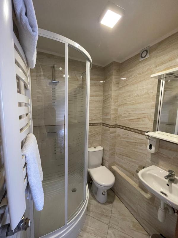 Double or Twin Room image 3