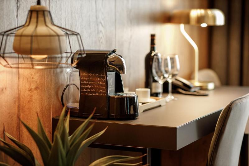 Standard Twin Room - Attic image 3