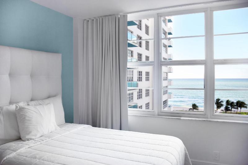 Deluxe Oceanview Suite 1 Bedroom & 1.5 Bath with Kitchen image 3