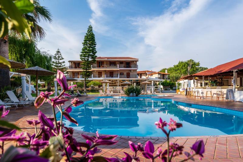 Almira Hotel - image 1