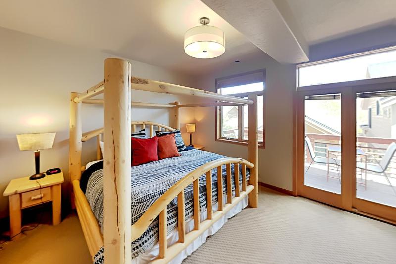 Three-Bedroom House image 2