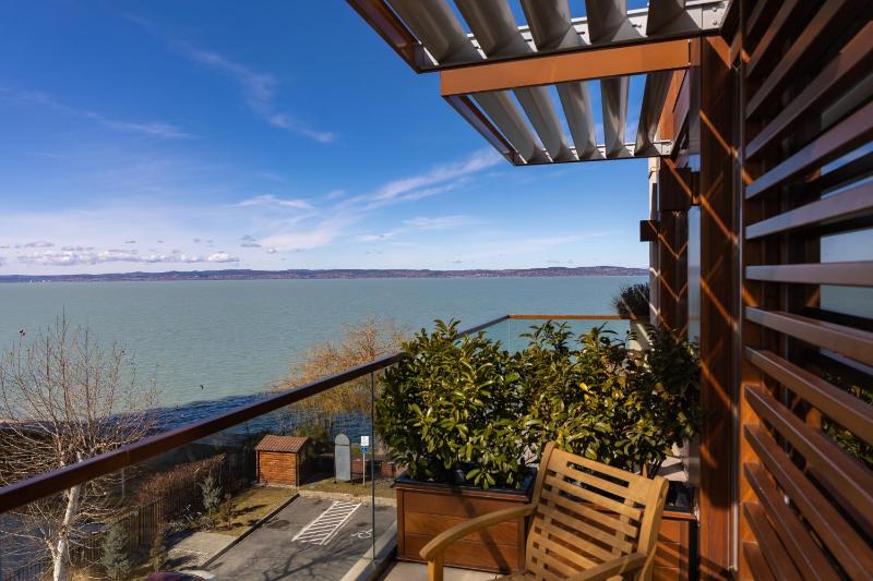 Large Suite with Hot Tub and Balcony Lake Side View image 3